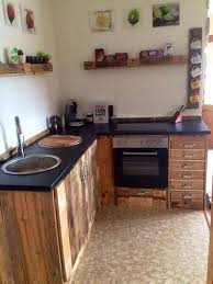 Mache Dir Mit Diesen 9 Paletten Kuchen Ideen Einen Schrank Eine Kucheninsel Oder Sogar Eine Ganze Anrichte Selbst Diy Bastelideen Kuche Bauen