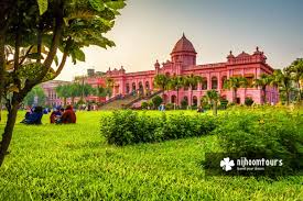 Ahsan manzil situated at kumartoli of dhaka on the bank of the buriganga, was the residential palace and the kachari of the nawabs of dhaka.it has been turned into a museum recently. Ahsan Manzil Photos History Visiting Hours Entry Fees Nijhoom Tours