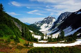 Heading clockwise, the trail gains over 2,000 feet of elevation, making it a hearty hike to do in a day. North Cascades National Park Wikipedia