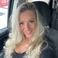 Cris Rose's Instagram, Twitter & Facebook