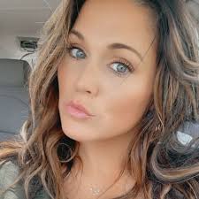 Just made my instagram! I'm a SAHM and wife, making lifestyle and mom  content! Giving this a shot with the tik tok b@n. Help me build my  community! ❤️