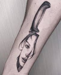 Tatuaje de cuchillo de chef con rostro de calavera en su interior. 490 Ideas De Tattoo Disenos De Unas Tatuajes Tatuajes De Flash