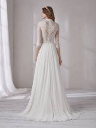 Raffinato abito da sposa vintage invernale degli anni '70 bianco con inserti in pizzo e piume di marabù. Pin Di Kayla P Su Brautkleider Abito Da Sposa Invernale Abito Da Sposa Country Abiti Da Sposa