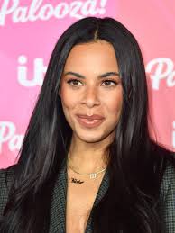 What happened to the members of S Club Juniors as Frankie Bridge appears