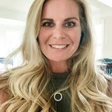 Kellie Hoisington's Instagram, Twitter & Facebook