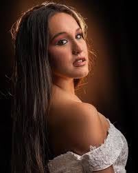 Lydia Ames's Instagram, Twitter & Facebook