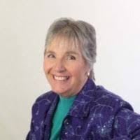 Renee Meade's Instagram, Twitter & Facebook