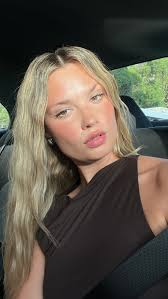 My all-time fav natural look, using only the cleanest @nudebynature  products. Makeup my skin can breathe in