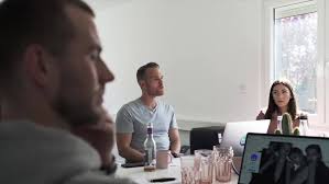 Letzte Woche haben wir uns digital zum Gespräch mit Max Klemmer,  geschäftsführendem Gesellschafter in dritter Generation von Miss Germany,  getroffen. 🎤Dort haben wir die gemeinsame #Kooperation Revue ...