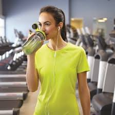 Buah memang menyehatkan, tetapi buah kering justru bisa membuat wajah kalian jerawatan. Ternyata Jus Buah Bisa Membantu Mengatasi Jerawat