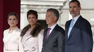 Los Reyes reciben al Presidente y la Primera Dama de Argentina con todos  los máximos honores