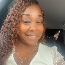 Let's welcome our new members! We are so happy to have you. Please do not  hesitate to post any of your questions either publicly in the group,  privately in our group chat,