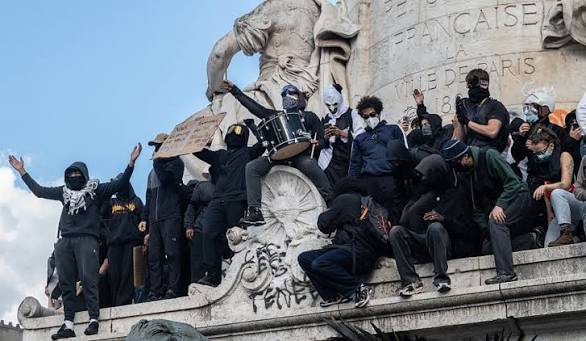 How France Lost Control of Its Streets
