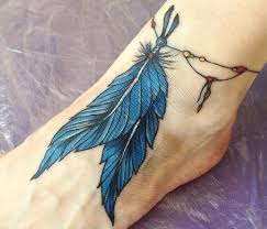 Ein feder tattoo eignet sich für verschiedene körperstellen und wird nicht nur aufgrund seines zu den beliebtesten tattoo motiven für männer und frauen gehören federn, federsymbole und. Traumfanger Tattoo Seine Bedeutung Und 22 Ideen