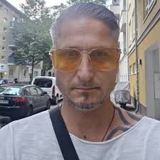 Yes, it's my birthday today 🤣 but I'm still feeling young. Thanks for all  your birthday wishes 🙏❤️