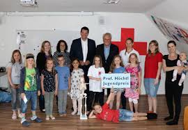 Öav hundeschule himberg august 26, 2019 · ein sehr guter artikel, und angesichts dessen dass bereits im jahr 2000 eine expertenkommission dem gesetzgeber den richtigen weg gezeigt hat und bewiesen hat dass nicht die rasse ausschlaggebend ist, müsste doch so mancher das geld dass er seit her bezogen hat wieder zurückzahlen bzw. Jugend Rotkreuz Himberg Mit Professor Hochtl Jugendpreis 2019 Ausgezeichnet Noe News