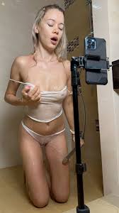 Sofie Mills 🔥 - Private Storys, exklusive Videos, private Nachrichten -  Fancentro