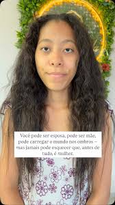 “Você é mãe… é esposa… cuida de tudo e de todos.”, “Mas e você mesma? Quem  cuida?”, “Ser mulher é lembrar todos os dias… que por trás de todos os  papéis., …existe uma alma que precisa florescer.”, ...