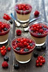 Panna Cotta Amande Et Fruits Rouges Vegan Alimentation Recettes De Cuisine Desserts Aux Fruits
