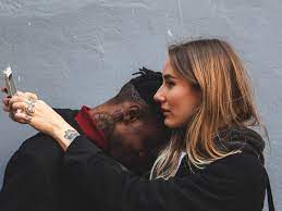 Ghosting occurs when you've gone on a couple of dates with someone and they suddenly go radio silent without explanation. 11 Signs You Re Dating A Narcissist And How To Deal With Them