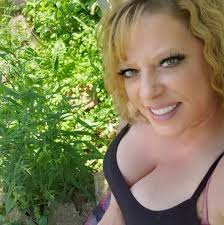 Candy Walls's Instagram, Twitter & Facebook