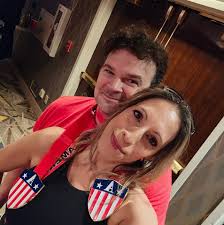 And this is why people never get better and stay the same Why would you  practice like this and be aggressive with a guys first time to your  practice? The whole video