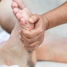 Mencuci tangan merupakan cara menghilangkan bisul dengan cepat untuk mencegah penyebaran infeksi bakteri ke area kulit lainnya. Inilah 7 Tip Dan Petua Merawat Lenguh Kaki