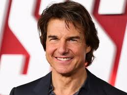 不可能的任務》湯姆克魯斯Tom Cruise 5 大「特技神場面」：騎車跳懸崖、攀800 公尺高塔⋯全都來真的！