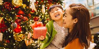 We had great fun both in gathering funny jokes from numerous sources, and in arranging it an entertaining format. 40 Christmas Jokes To Tell This Year Funny Christmas Jokes