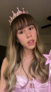 Lynette Bourne's Instagram, Twitter & Facebook