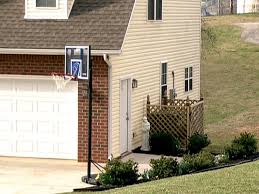 The kitchen trash can has an elegant and sleek design and fits into tight spaces easily. How To Build A Trash Hideaway How Tos Diy