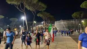I turchi hanno fischiato l'italia al momento dell'esecuzione dell'inno nazionale. Italia Da Sogno I Tifosi Cantano L Inno Dopo La Partita Video Sky