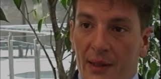 Una dona gran em va donar heroïna per adormir-me i amb un matxet em van  treure la bala”