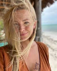 Zobacz najciekawsze publikacje na temat: Barbara Kurdej Szatan Wrocila Z Urlopu Na Zanzibarze Razem Z Fanami Kpi Z Afery Wozkowej Gala Pl