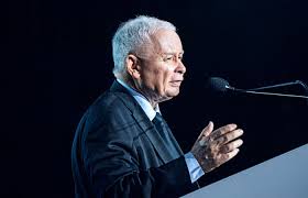 He is the chairman of the law and justice party (pis), which he cofounded in 2001. Durszlak Kaczynskiego