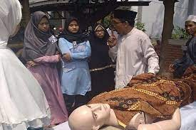 Kepedulian umat muslim terhadap jenazah. Syarat Dan Tata Cara Memandikan Jenazah Yang Baik Dan Benar Sahabat Wajib Tahu Mantra Sukabumi