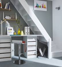 Optimisez L Espace Perdu Sous L Escalier En Y Installant Votre Bureau Il Suffit De Deux Caissons A Tiroirs D Un Bureau Sous Escalier Sous Escalier Escalier