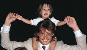 Lunes 30 abril 2018 tweet Quien Es Sergio Basteri El Hermano Olvidado De Luis Miguel Mexico