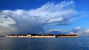 Gentile redazione, scrivo per denunciare un fatto che credo meriti qualche riflessione. Il Mistero Della Fossa Numero 6 Al Cimitero Di San Michele Itvenezia