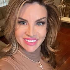 Ashley Motter's Instagram, Twitter & Facebook