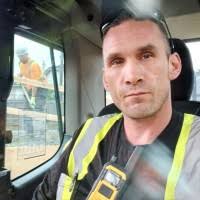 100+ perfiles de «Falk»