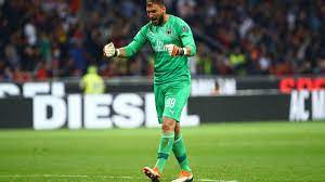 Il bacio di donnarumma alla maglia del milan : Milan Donnarumma Da Sempre Tifoso Questa Maglia Significa Tanto La Repubblica