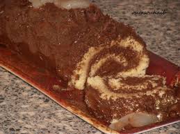 Buche Poire Chocolat Facile Genoise Inratable Version Roulee Le Sucre Sale D Oum Souhaib Poire Au Chocolat Buche Poire Chocolat Genoise Roule
