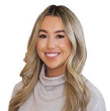 Justine Carter's Instagram, Twitter & Facebook