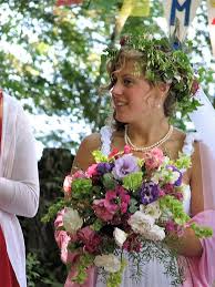 There's a reason why your florist usually keeps flowers in a large commercial fridge. Flowers The Maine Accent