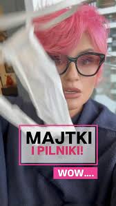 Możemy umówić się, że będę kimś na kształt mediatora między tymi dwiema  stronami antycznego konfliktu? Między stylistkami, a klientkami? Lub  niekoniecznie „klientkami”