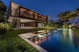 These color combinations are found in art deco neighborhoods, most famously in miami beach. Luxury Miami Beach House With Man Made Lagoon Could Be Yours For 29 75m