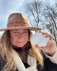 Nancy du Tertre (@theskepticalpsychic) • Instagram photos and videos