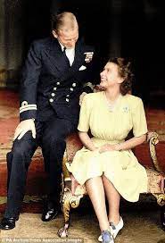 O palácio de buckingham, no reino unido, anunciou a morte do príncipe philip, aos 99 anos. Principe Philip E A Rainha Elizabeth Ii Quando Jovens Por Volta De 1949 Rainha Elizabeth Monarquia Britanica Familia Real Britanica