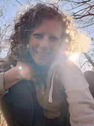 Ian Clelland's Instagram, Twitter & Facebook